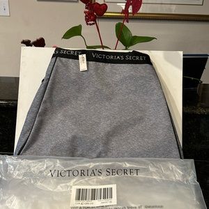 NWT VICTORIA SECRETS TOTE!! TREAT YOURSELF!! GREAT FOR ERRANDS OR WORKOUTS!!
